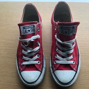 Women red converse